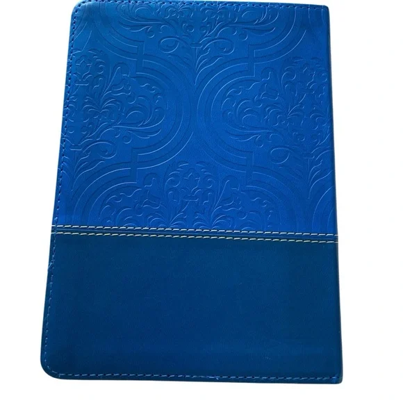 Devotional Book “Living in His Light” by David Jeremiah - Picture 3 of 8